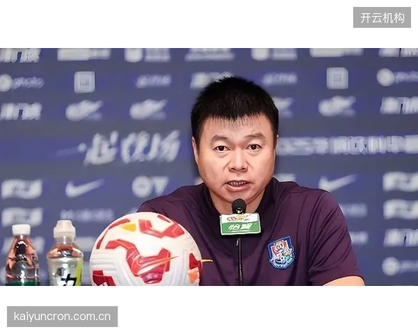 于根伟明确表示夏窗调整将基于数据，暗示球队不会轻易更换现有外援。